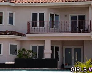 lesbos splash and scissor