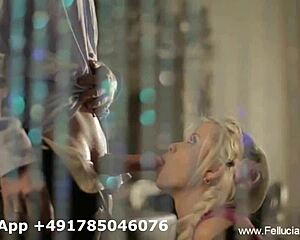 Schöne blonde deutsche gives blowjob