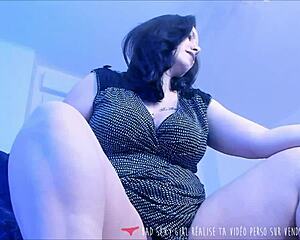 French Brunette Teases And Shows Her Pussy In Web Chat