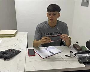 hermanastra morena pide sexo en oficina