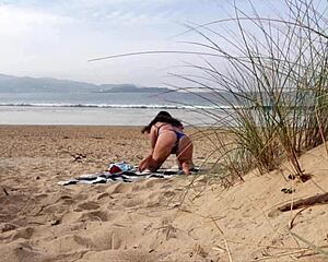 Pretty brunette MILF gets naked for outdoor exercise session
