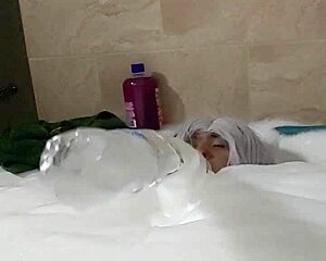 I enjoy solo bubble bath fun as Cyno cosplay model