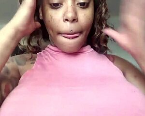 Check out these big tits and juicy ass 😍