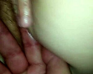 i'm an asian amateur cumming from finger fucking