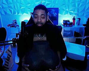 Hey, meet big booty bbw Daisy Doll with Majiikmontanaxxx now.