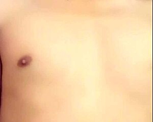 Wow, Vietnamese gay handjob live on Blued!