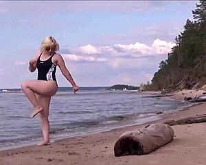 Homemade video of big tits and ass on the yacht at sea