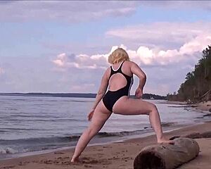 Homemade video of big tits and ass on the yacht at sea
