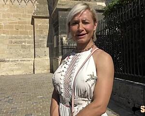 kim, milf coquine, tu te fais baiser le cul?