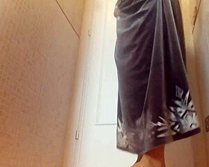 elsa isn't frozen when stripping and sucking big tits