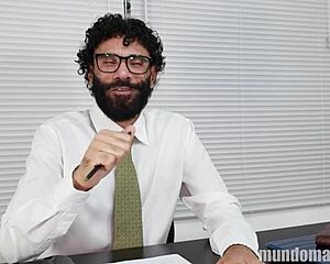 comi o cara que me entrevistou com pauz�o peludo