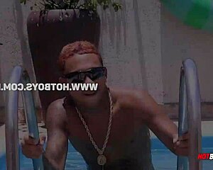 gatinho safado, vamos foder o tatuado até ele gemer alto hoje!