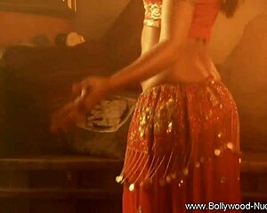 Cute Indian Lady Is Inlove