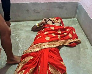 Married Indian house wife’s first time experience at home