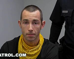 Patroli gay tangkap mucikari, hoes ambil kontol polisi