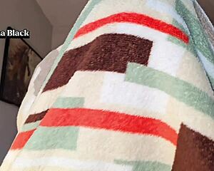 tinha muito tempo que tava afim de sentar na pica dele e eu como sou uma ninfeta nao deixei passar a oportunidade