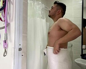 Hot Masseuse Seduces Client With Big Tits Fuck