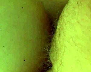 Омг публична путка пълна с лепкава сперма навсякъде