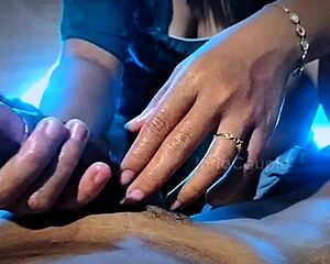 INDO AMATEUR FRIEND MASSAGE IN PUBLIC