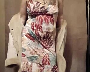 i can't resist stripping for a sexy tease show