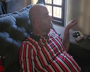 Hey, the cuckold didn't notice I took long at the gym, so I brought a surprise in my pussy and made him clean it all up