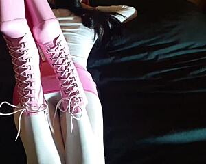 hey laura, wanna show off those sexy legs in pink heels and pantyhose?