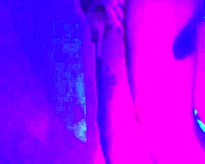 Hey guys, ella has something to say, listen up to mami shemale! 😊