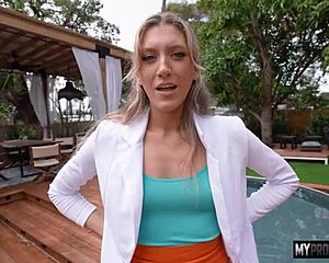 Hot realtor expresses gratitude to friend for opportunity