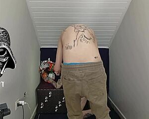 Backstage of a 30cm carrot in the ass crack