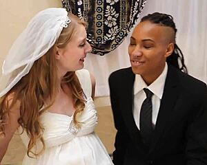 Ela Darling and Nikki Darlin! Horny Lesbians Toying Deep!