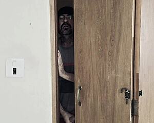 padrasto visita enteada na noite blowjob