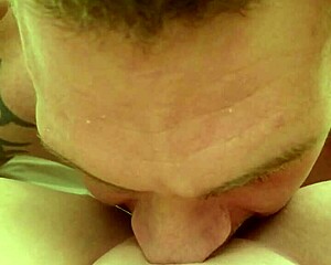 Who Is Eating That Pussy?