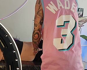 Mexican tattoo artist fingers her through leggings in hardcore anime hentai