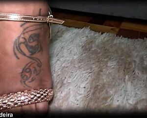 Big-assed brunette surprises with toy and plug in her tight hole during session.