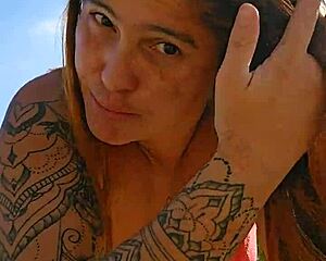 im recordin video on the beach to tease the guys