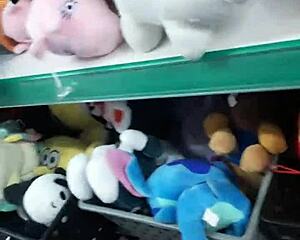 Skinny Girl's Big Ass Gets Cumshot