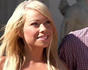 Tory Lane dobi trdo analno jebanje