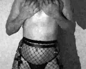 omg, watchin my hotwife dancin at halloween, trick or treat vibes...