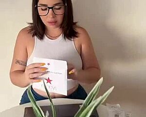 La Nueva Empleada Nalgona's Hot Cumshot Show