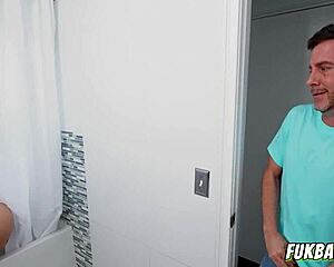 Anal Surprise for Traveller - Big Ass and Tits in Wild Fucking Action