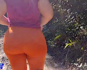 Madrastra Bbw Con Enorme Culo Tiene Sexo Publico Con Desconocido