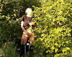 Hey, this brunette is masturbating in nature and cumming hard outdoors! 😍💦