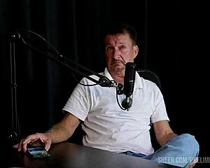 Carlos Urach with Bia Hot and Pri Melancia in preliminares podcast parte 4 on sheer red