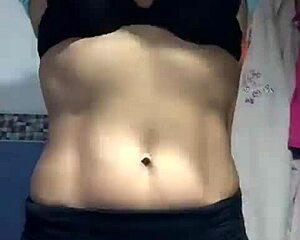 Mature Spanish woman gets hot 😏