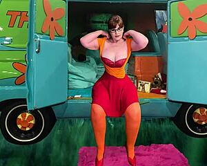 Dilema Nenek Velma Hisap Kontol!