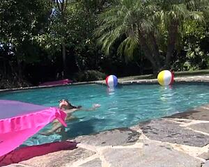 Blonde Teen Jonni Hennessy In Heels And Lingerie For Creampie