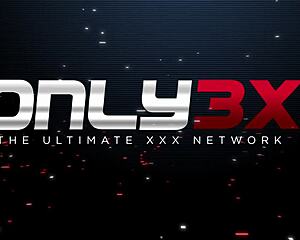 Chloe Temple's cute clit toying session