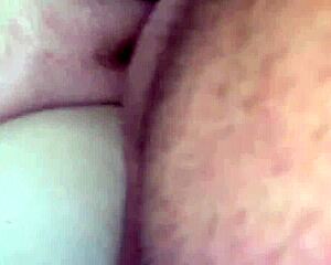 רוצה לראות את הבלונדינית השמנה מקבלת קרימפי?