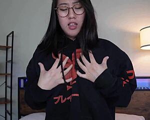 I'm your sexy asian girlfriend tofu, wan't you to warm me up?