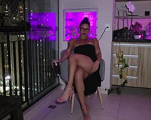 Hey, can she stay still or will she beg to fuck soon?